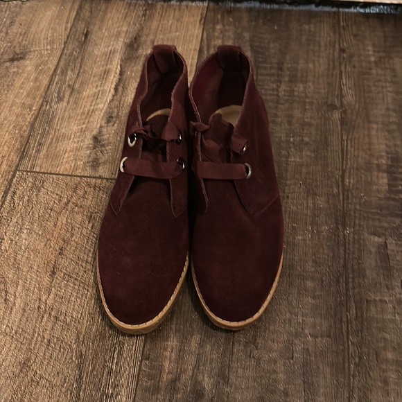 Issac Mizrahi Maroon Suede Ankle Boots Size 7 - Picture 2 of 8